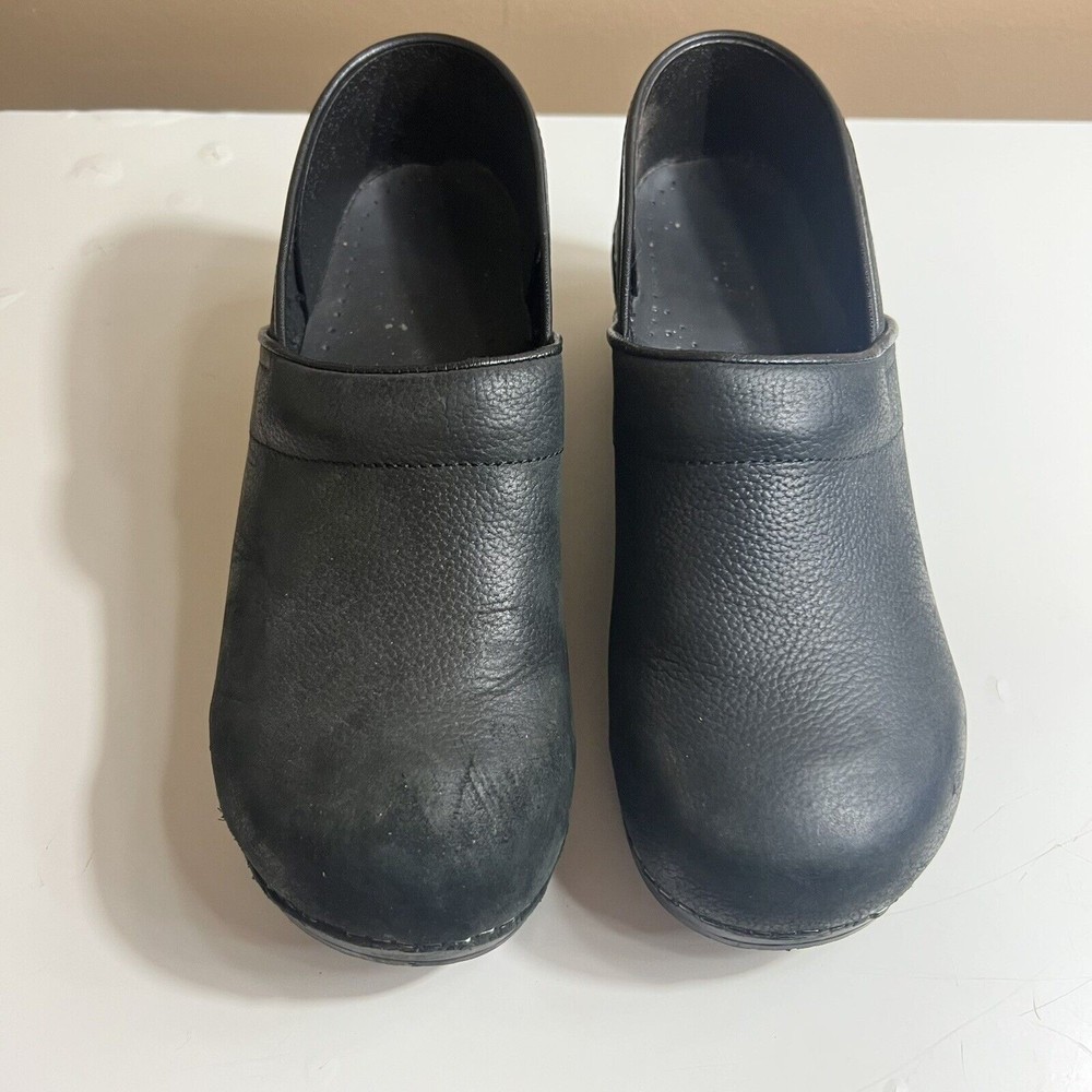 Sanita Clogs Women's Size 40  Black Leather Slip On Nursing Comfort Shoes